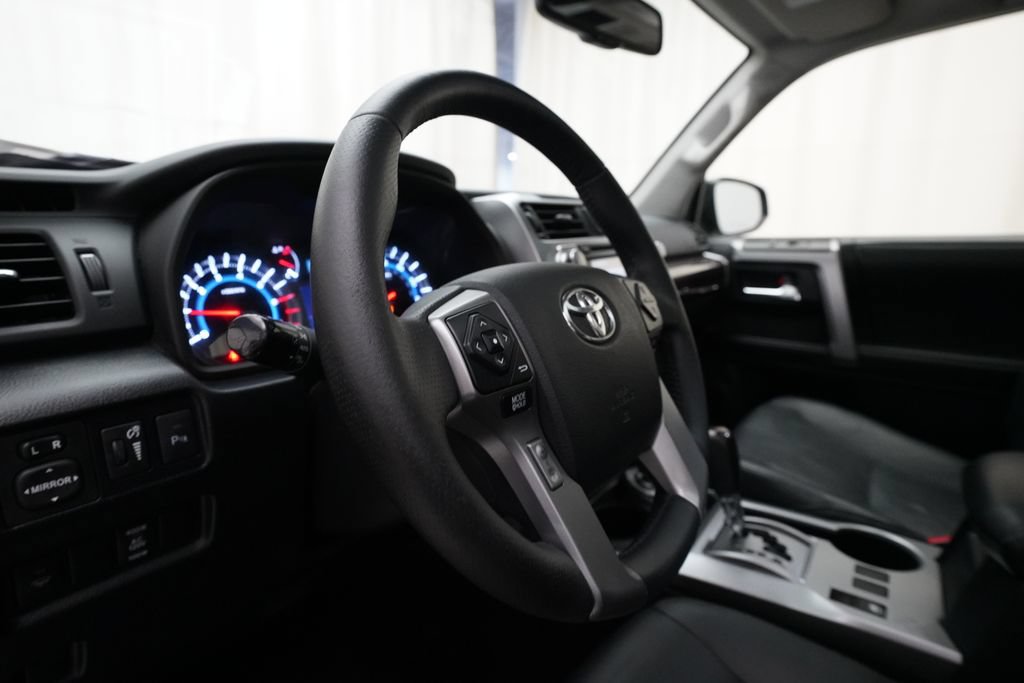 Used 2016 Toyota 4Runner Limited AWD/4WD image 8