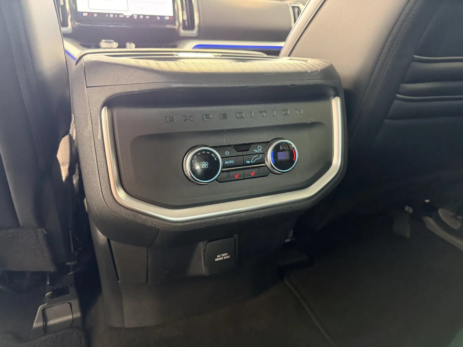 Used 2025 Ford Expedition Platinum AWD/4WD image 40