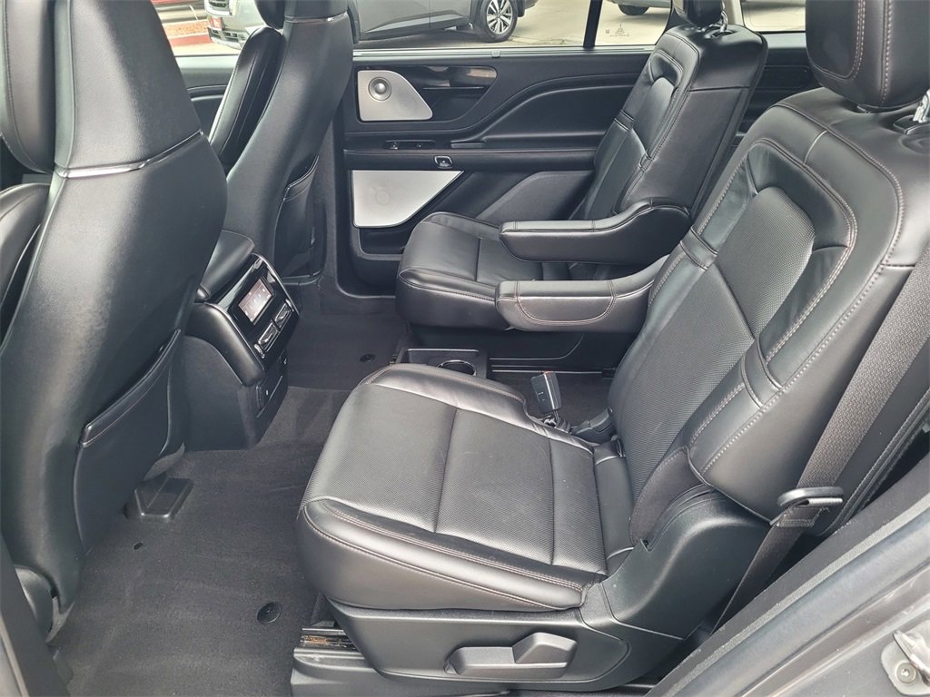 Used 2022 Lincoln Aviator Reserve w/ Equipment Group 201A image 9