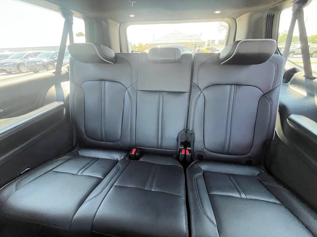Used 2025 Jeep Grand Wagoneer L Series II Obsidian w/ Quick Order Packagew 28T AWD/4WD image 17