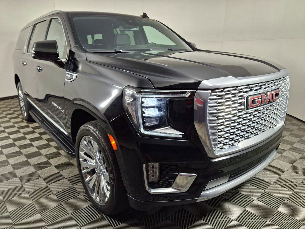 Used 2023 GMC Yukon XL Denali image 7