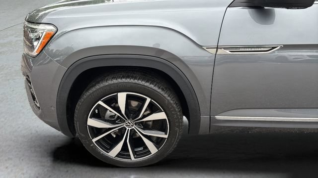 Used 2024 Volkswagen Atlas Cross Sport SEL Premium R-Line AWD/4WD image 37