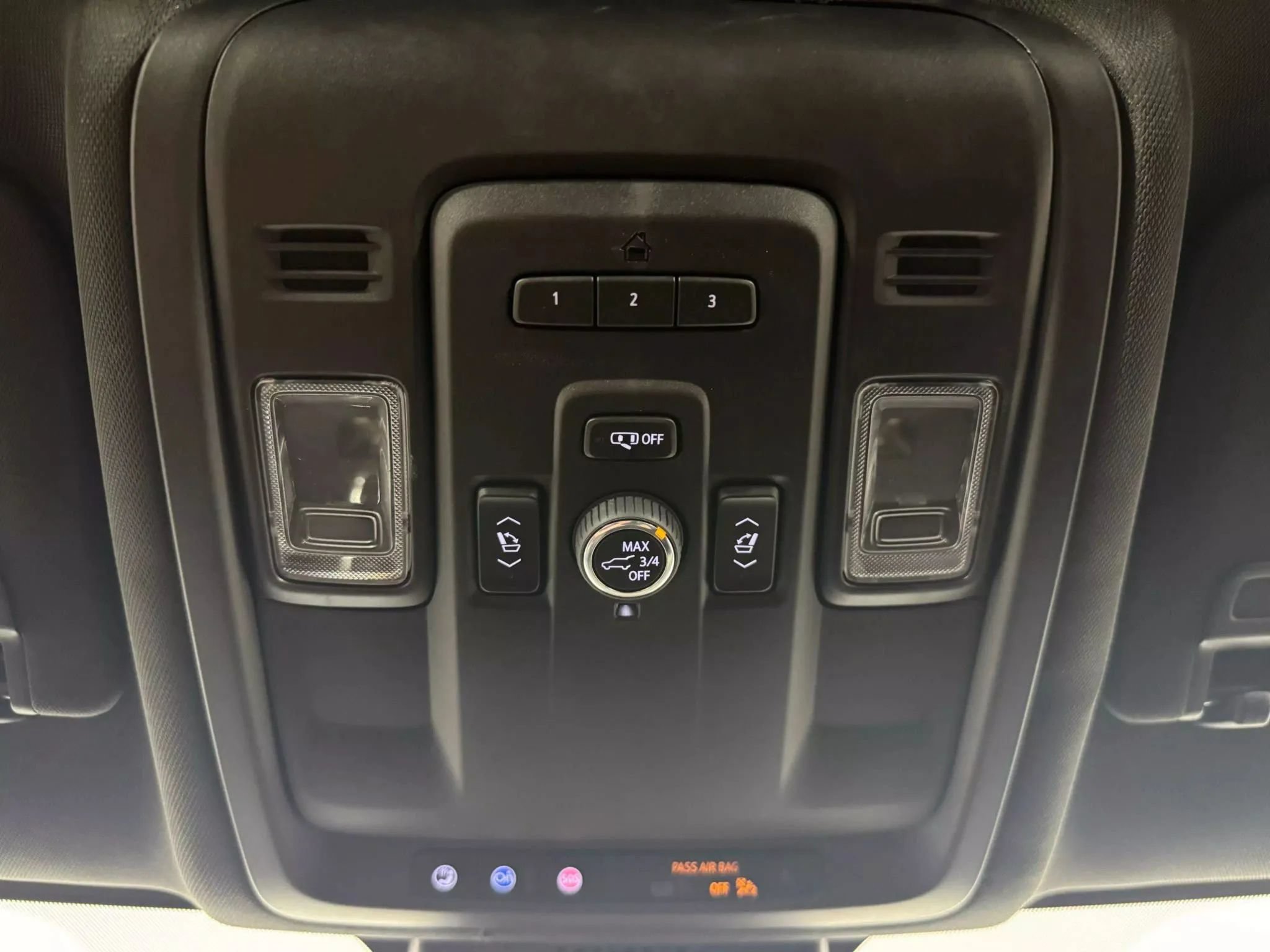 Used 2023 GMC Yukon SLT w/ SLT Luxury Package AWD/4WD image 28