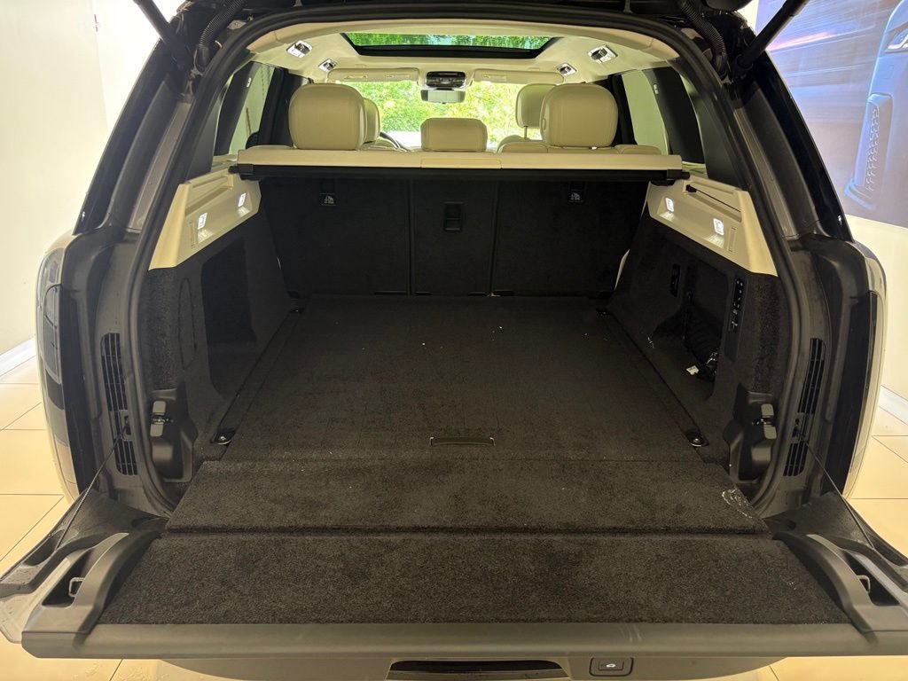 Used 2025 Land Rover Range Rover SE AWD/4WD image 19