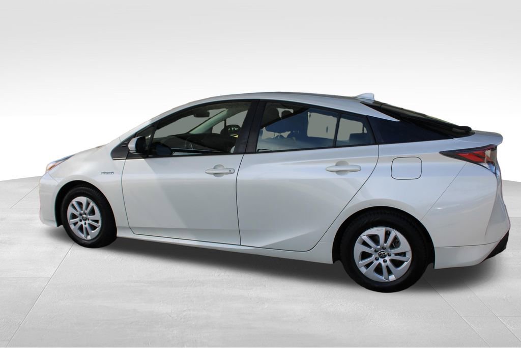 Used 2016 Toyota Prius Two image 12