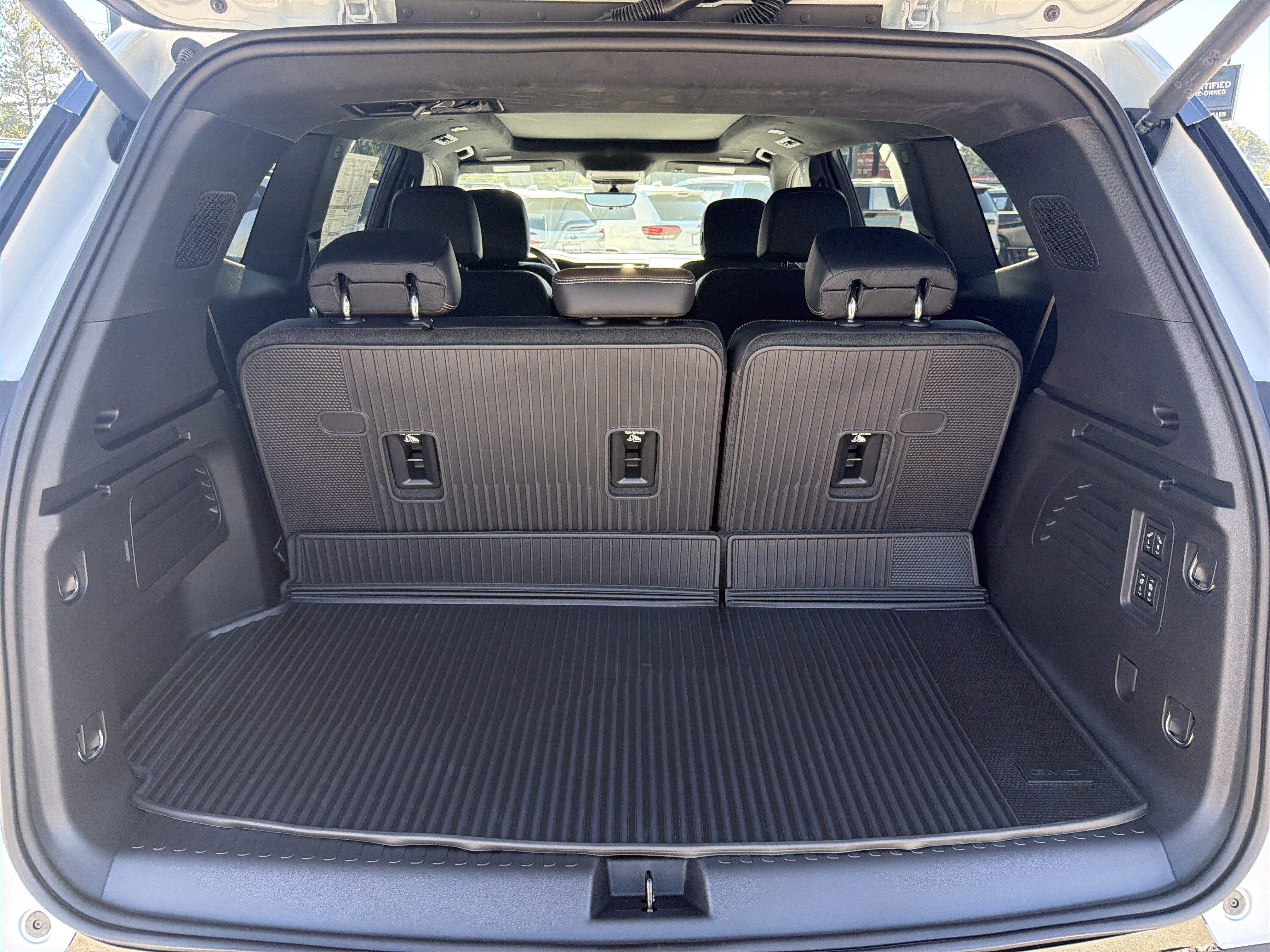 New 2027 GMC Acadia Denali Ultimate w/ LPO, Floor Liner Package AWD/4WD image 19