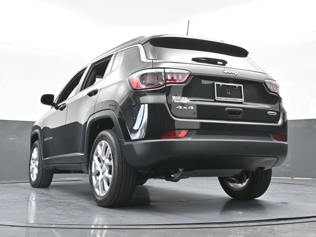 Used 2024 Jeep Compass Latitude image 52