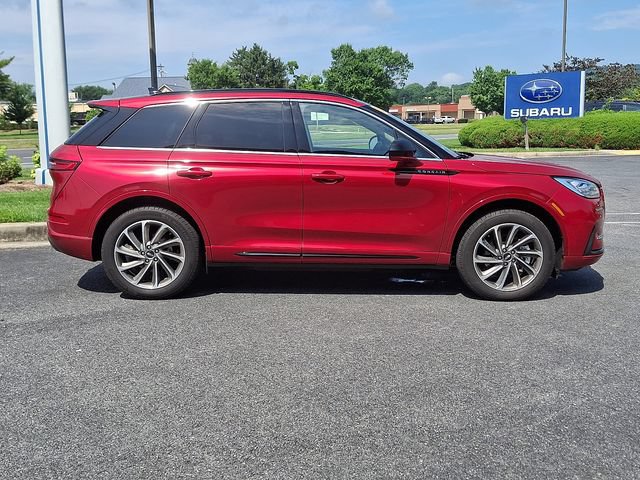 Used 2025 Lincoln Corsair Grand Touring w/ Towing Package AWD/4WD image 7