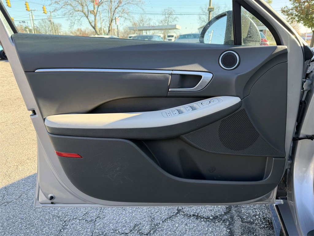 Used 2023 Hyundai Sonata SEL w/ Preferred Accessory Package image 19