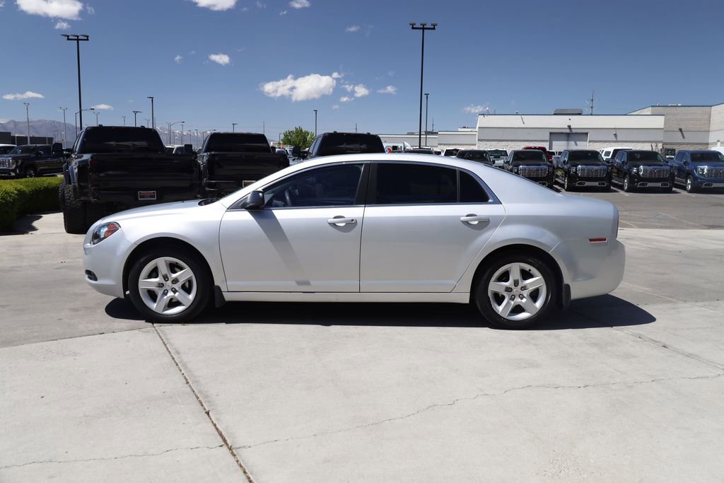 Used 2010 Chevrolet Malibu LS FWD image 3