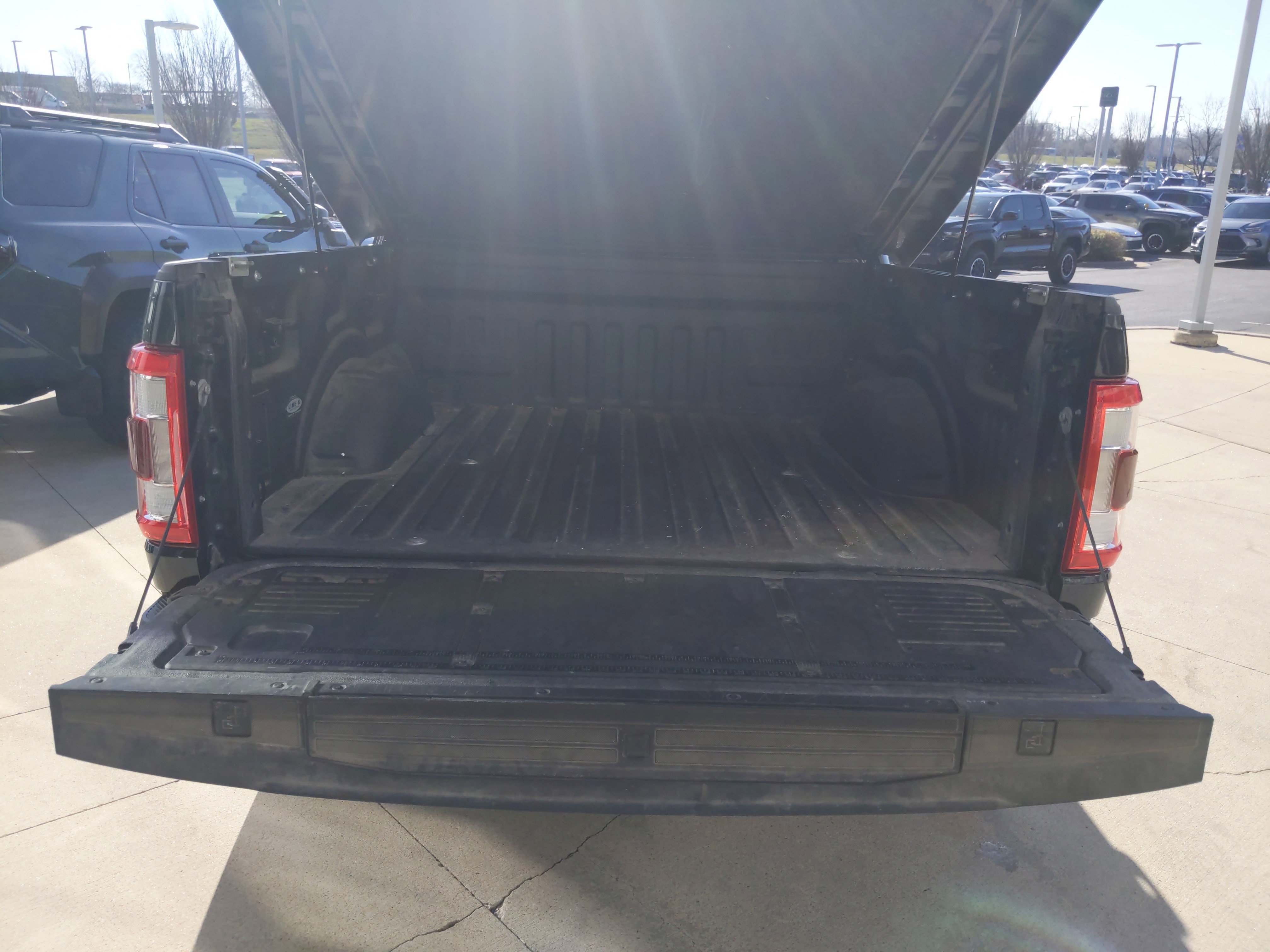 Used 2021 Ford F150 Lariat w/ Equipment Group 502A High image 24