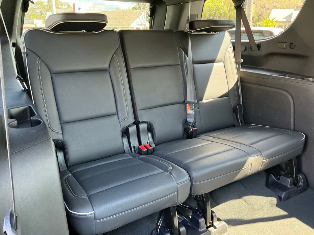 Used 2025 Chevrolet Suburban Premier image 17