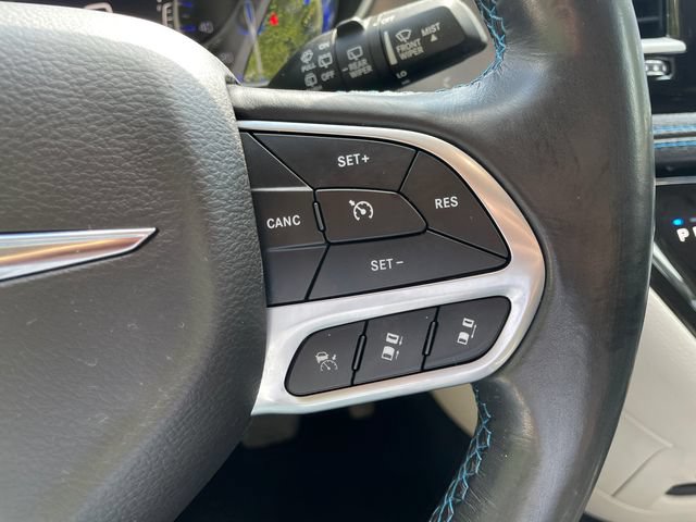 Used 2021 Chrysler Pacifica Touring-L FWD image 32