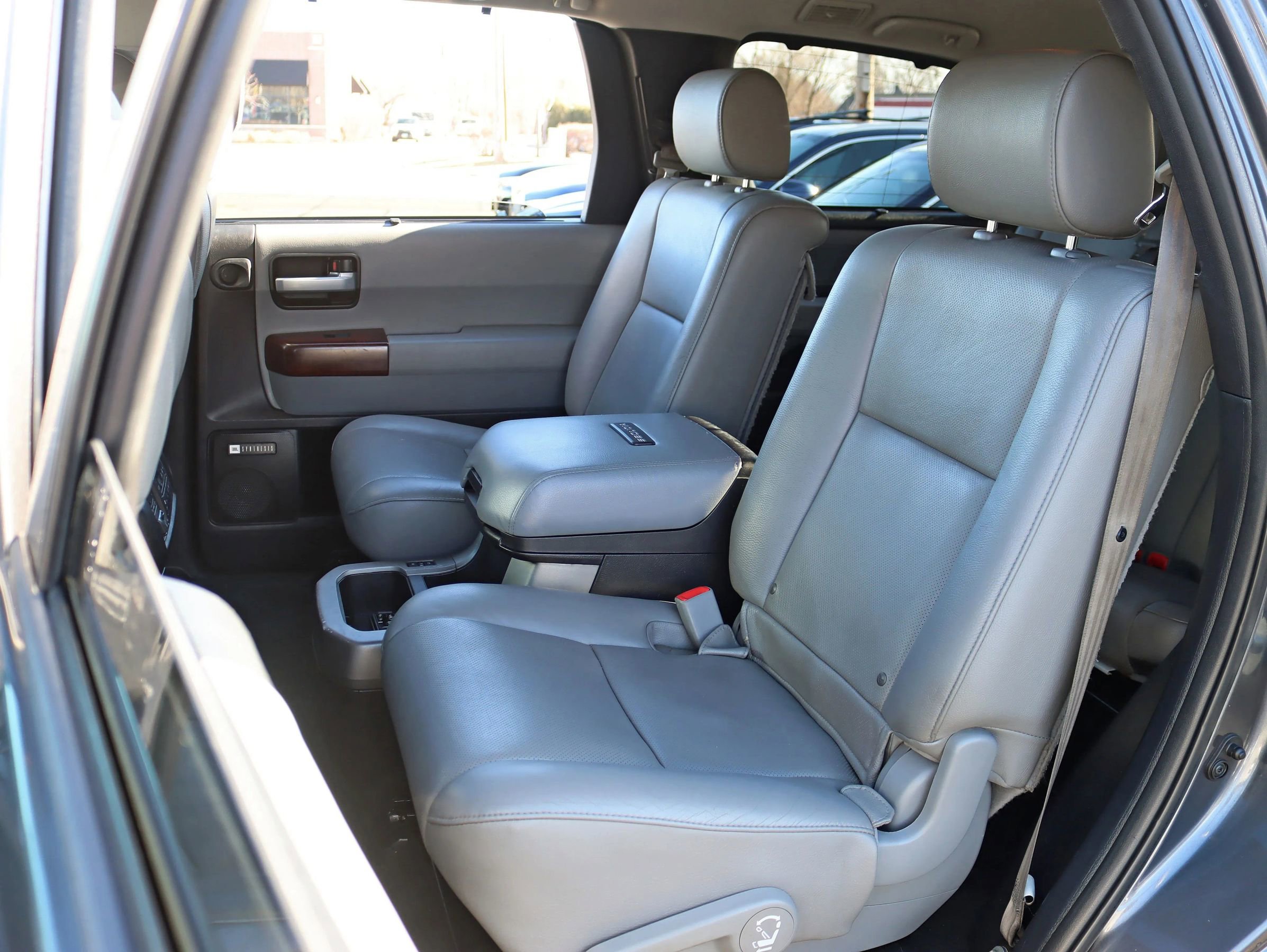 Used 2017 Toyota Sequoia Platinum AWD/4WD image 31