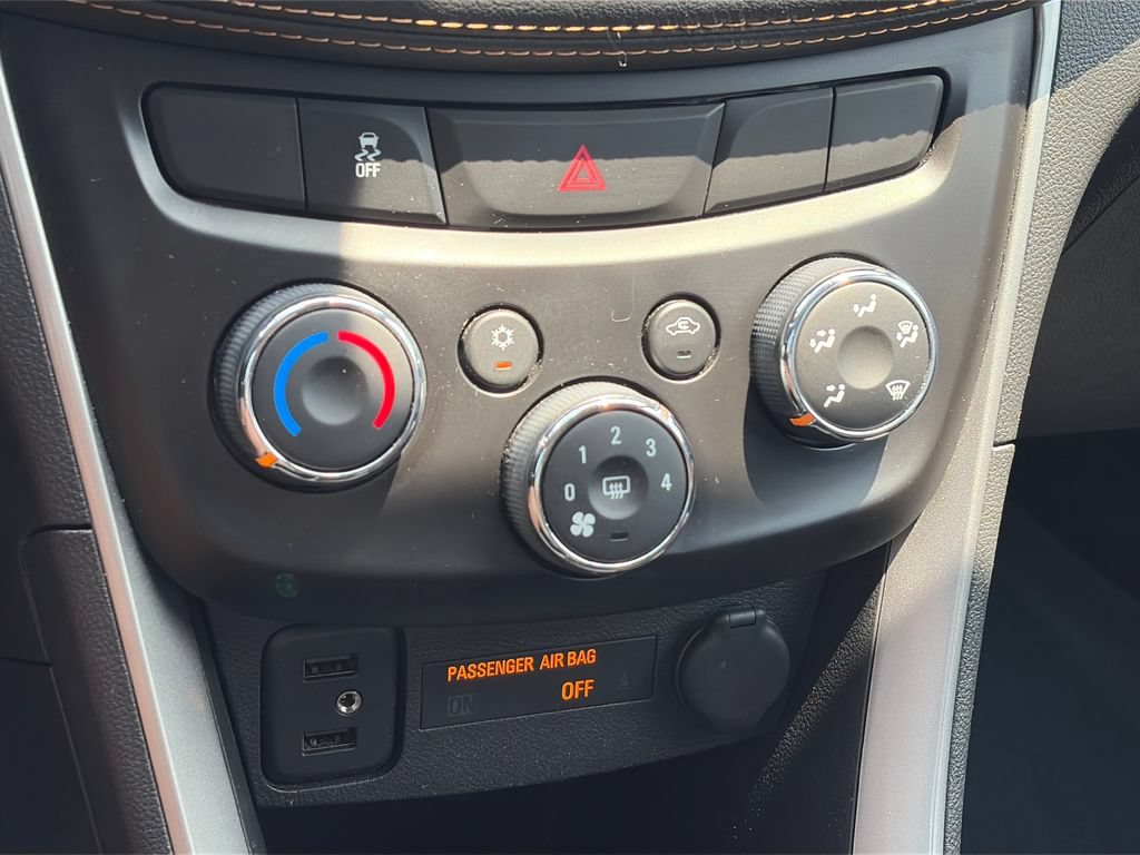 Used 2021 Chevrolet Trax LT w/ Redline Edition FWD image 22
