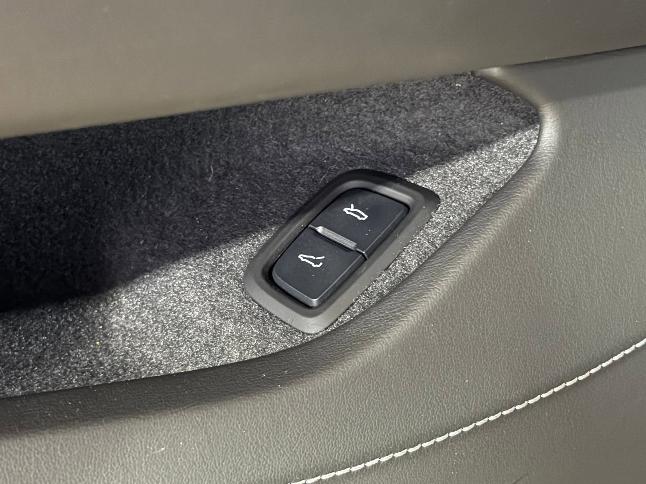 Used 2024 Chevrolet Corvette Stingray Preferred Cpe w/ Z51 Performance Package image 24