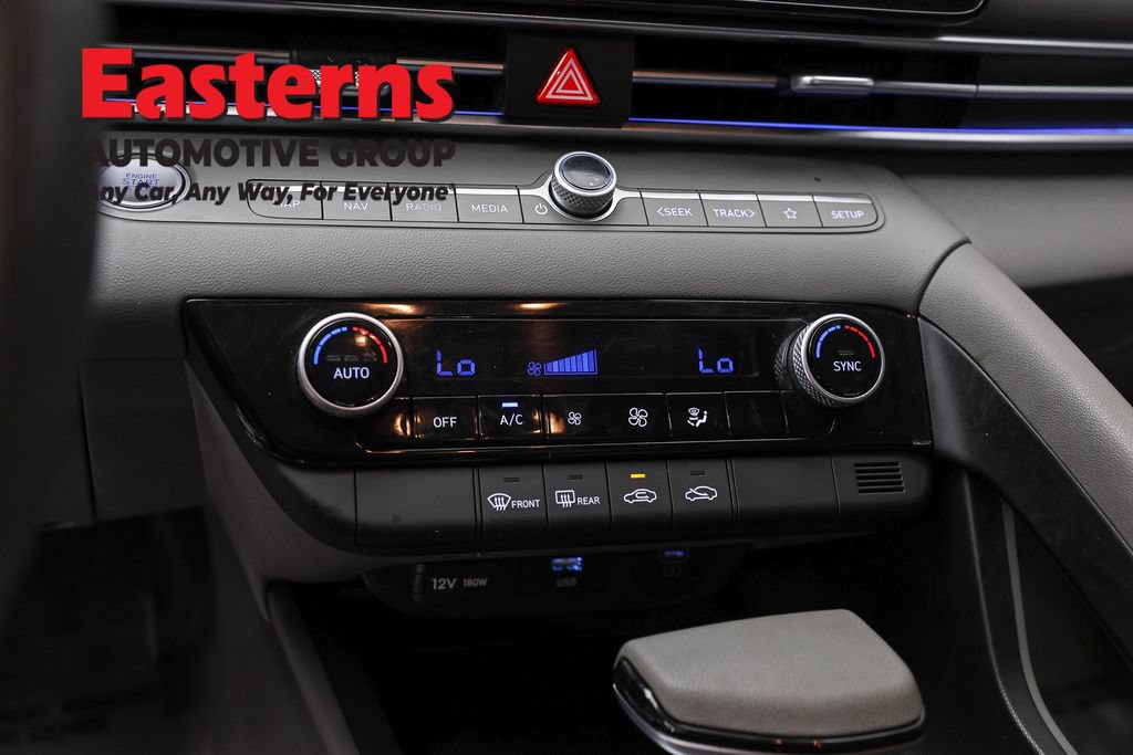 Used 2024 Hyundai Elantra SEL FWD image 18