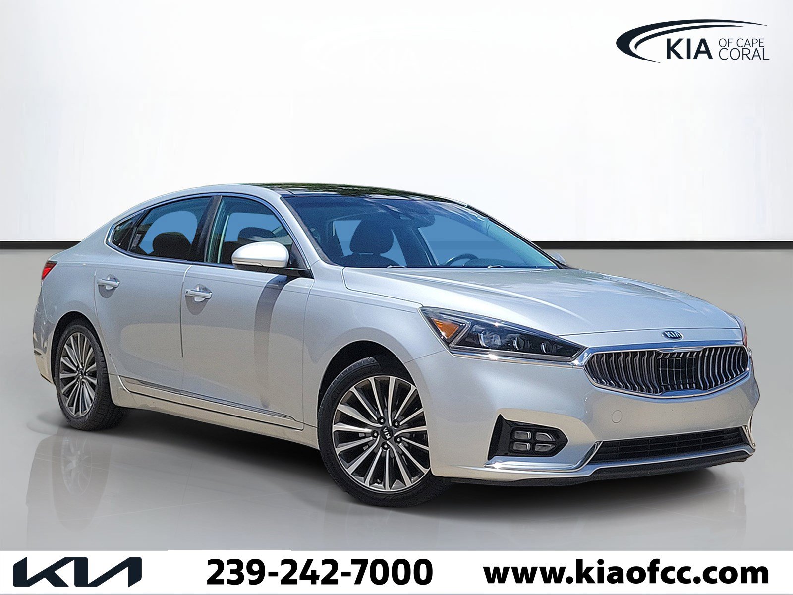 Used 2017 Kia Cadenza Technology FWD image 1