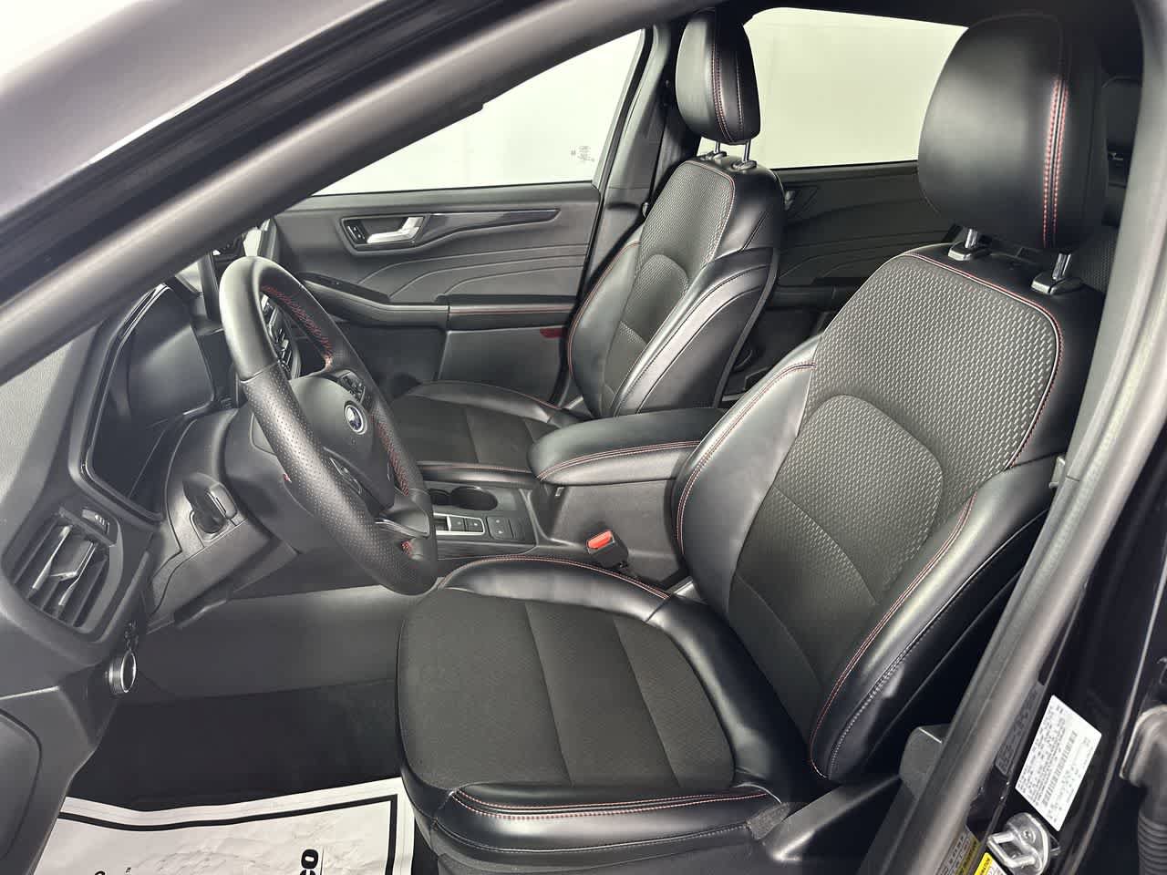 Used 2025 Ford Escape ST-Line FWD image 5