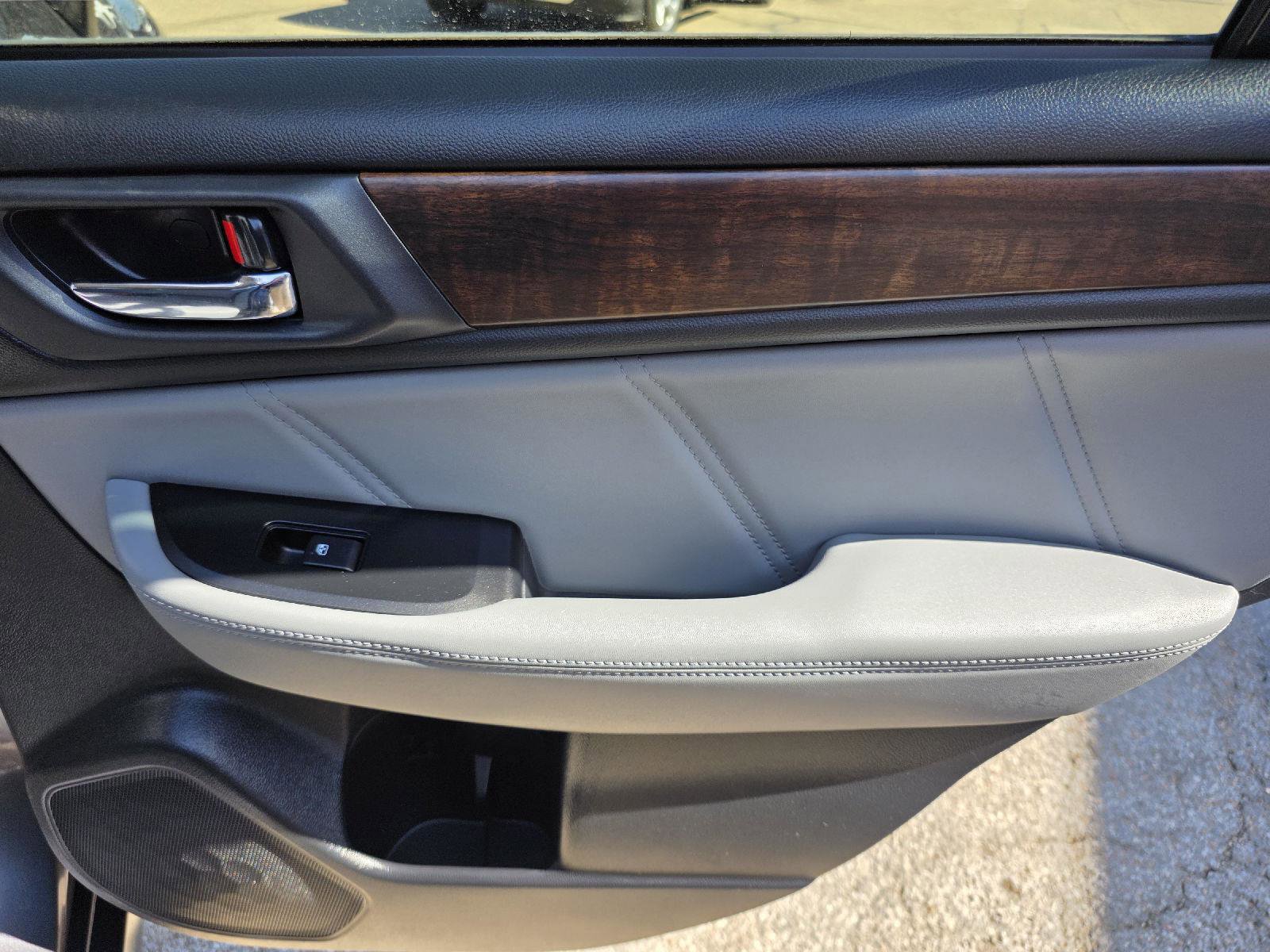 Used 2019 Subaru Outback 3.6R Limited image 34