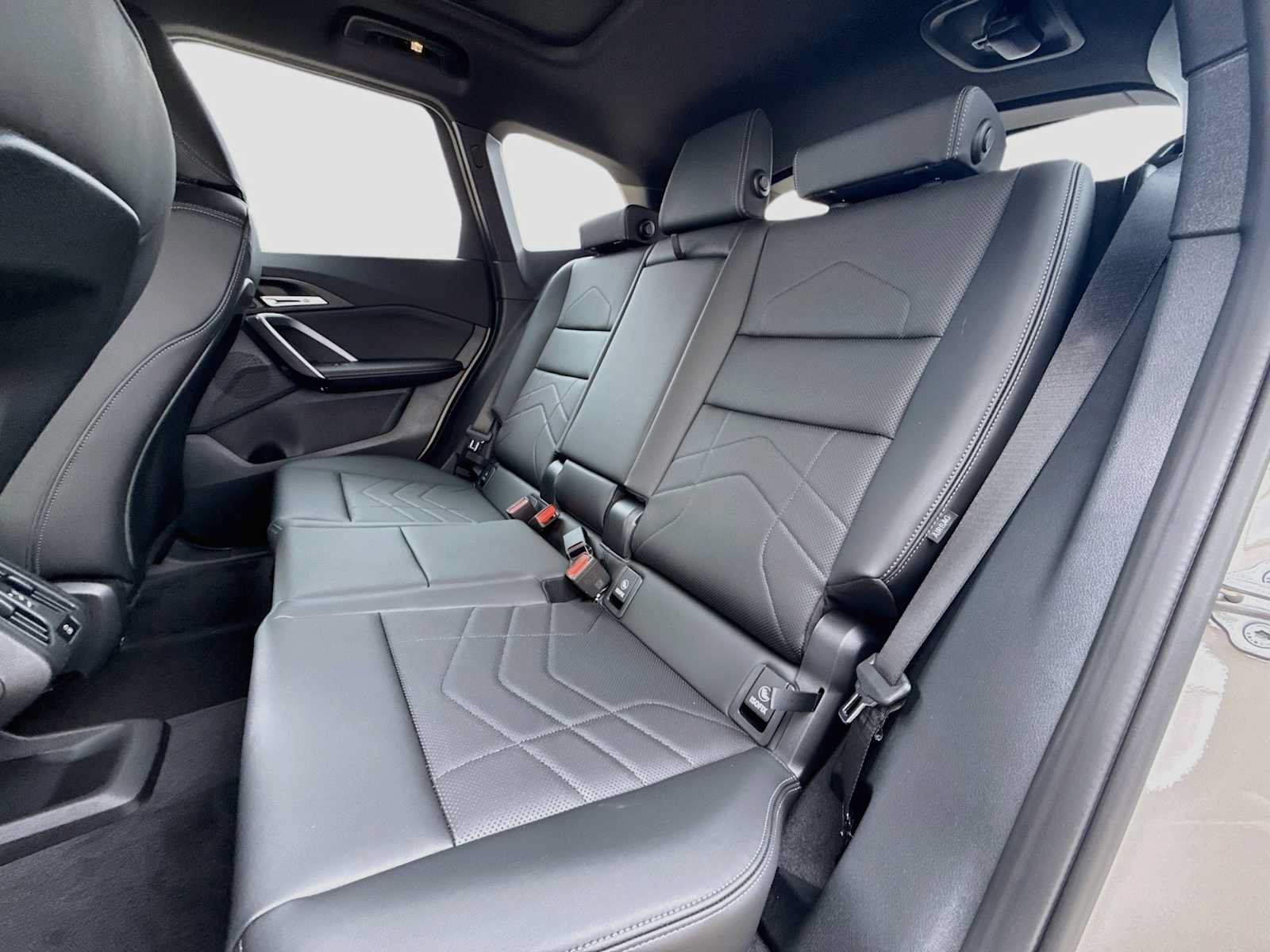 New 2027 BMW X1 xDrive28i AWD/4WD image 17