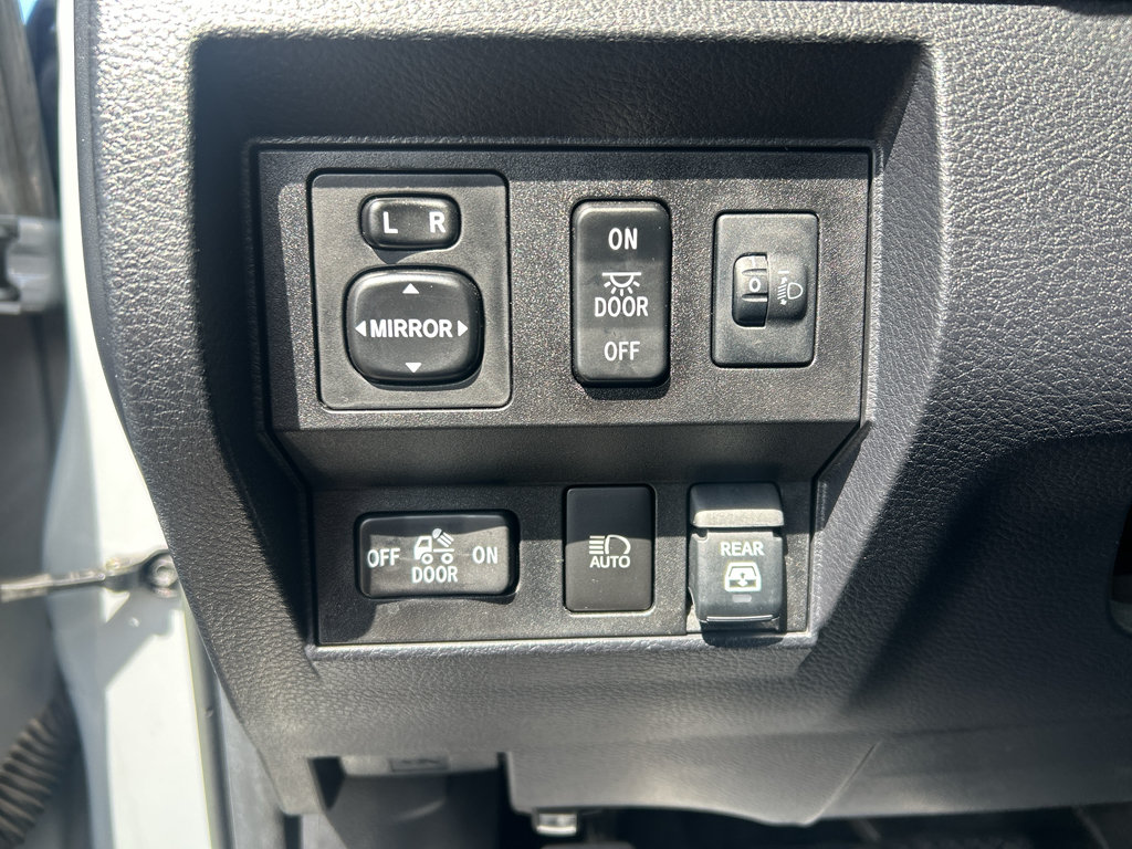 Used 2019 Toyota Tundra Limited w/ Limited Premium Package AWD/4WD image 19