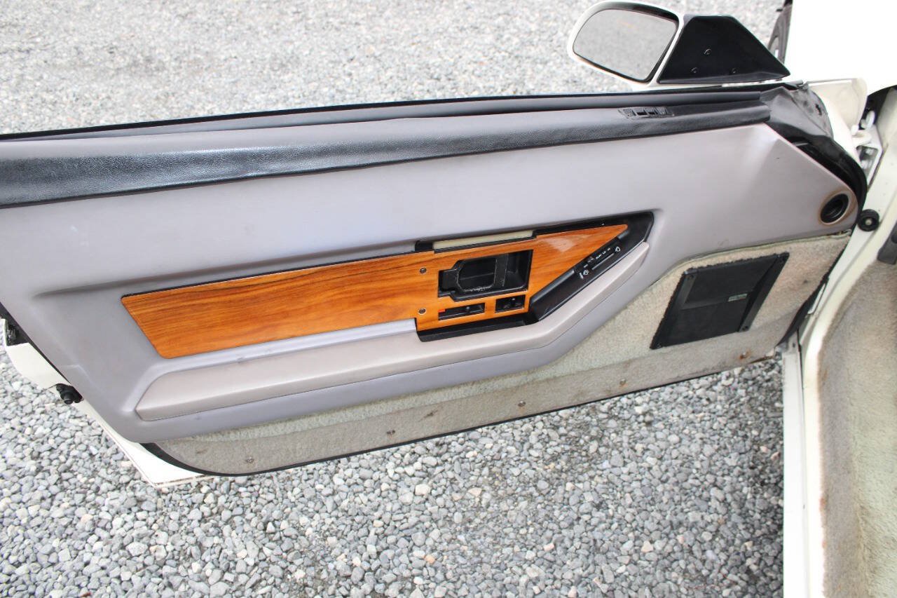 Used 1989 Chevrolet Corvette Convertible RWD image 26