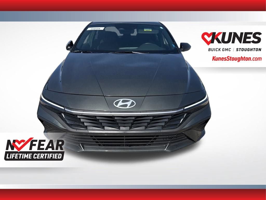 Used 2025 Hyundai Elantra Sport FWD image 5