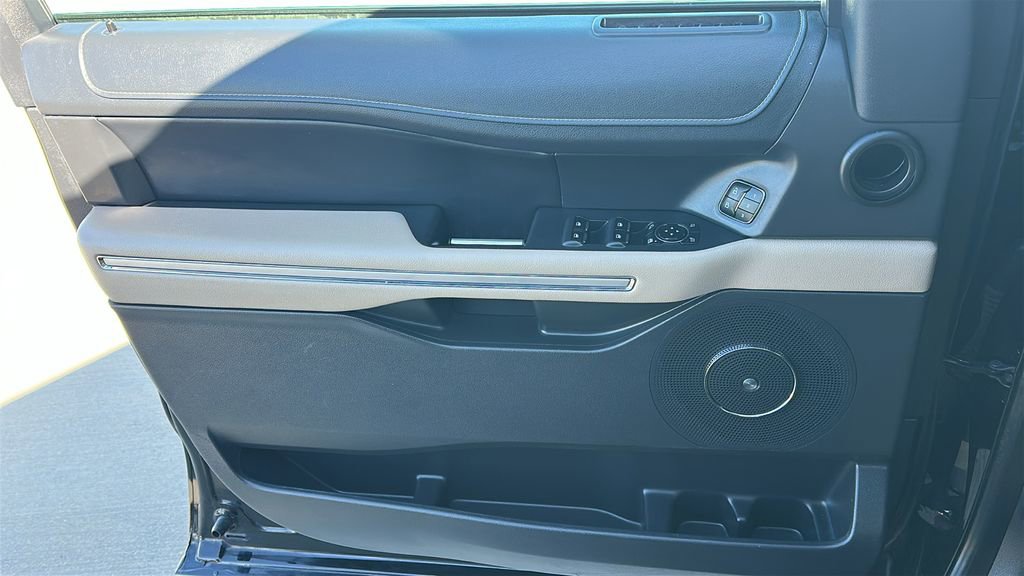 Used 2024 Ford Expedition Max Limited image 20