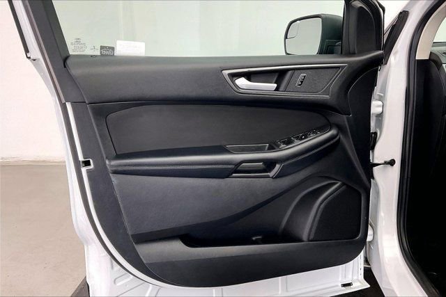 Used 2016 Ford Edge SE FWD image 25