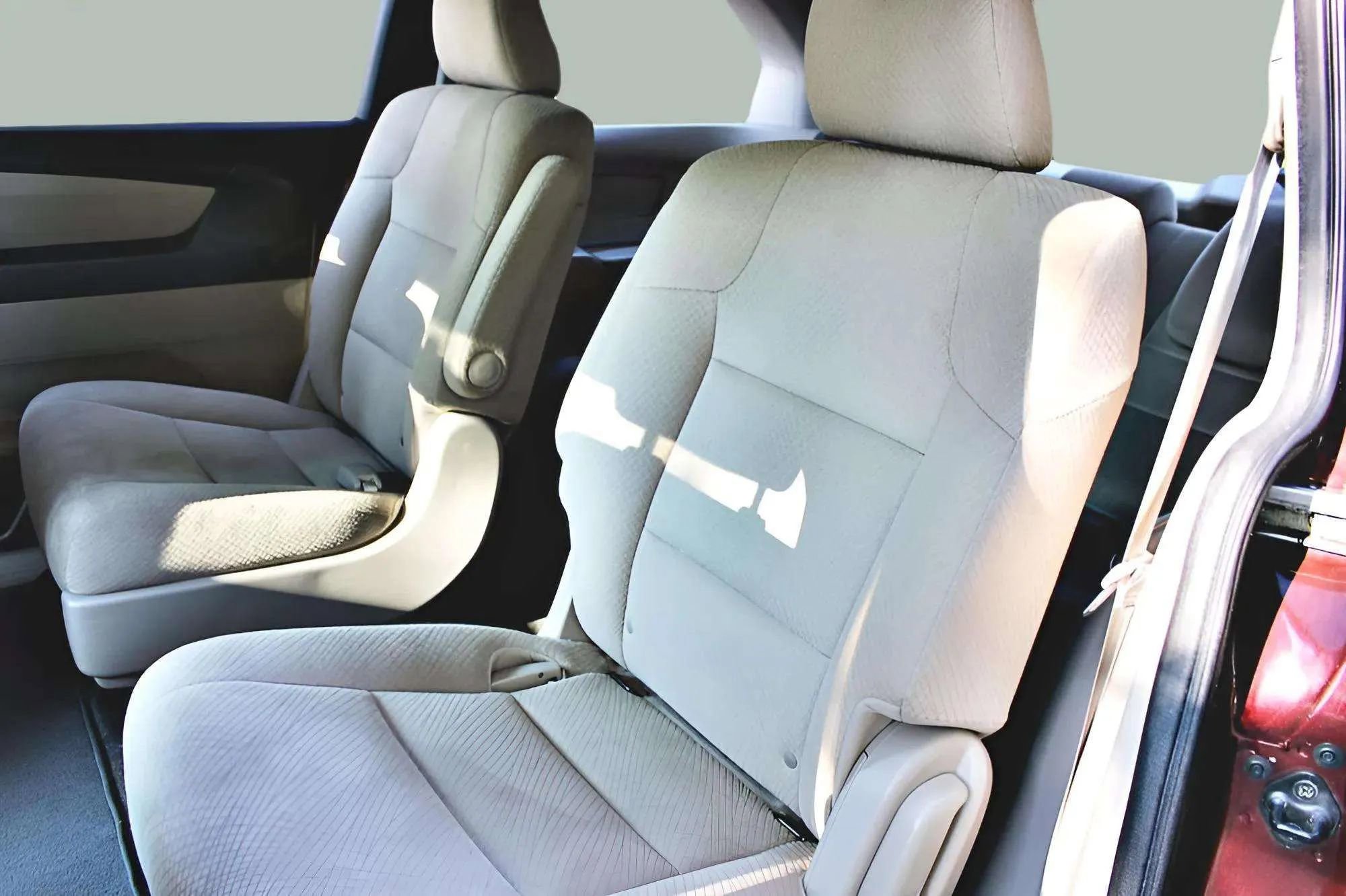 Used 2016 Honda Odyssey LX image 23