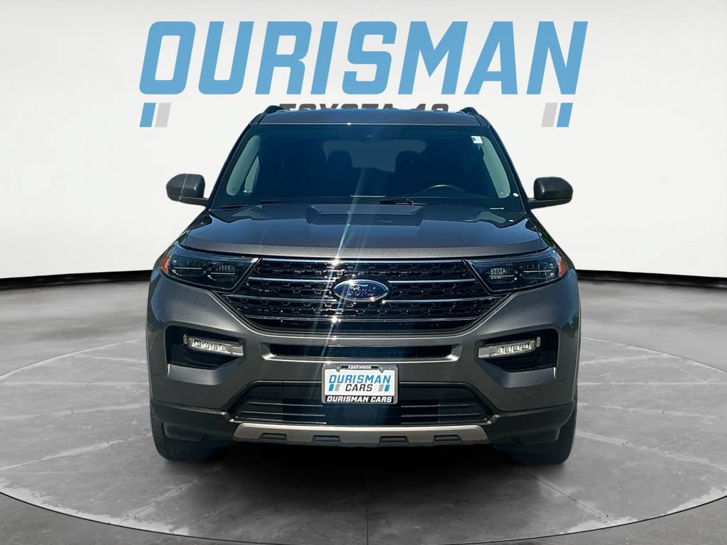 Used 2022 Ford Explorer XLT w/ Equipment Group 202A AWD/4WD image 2