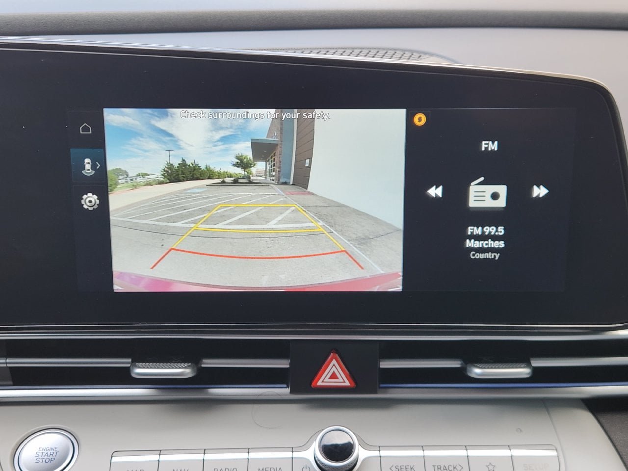 Used 2025 Hyundai Elantra Limited FWD image 15