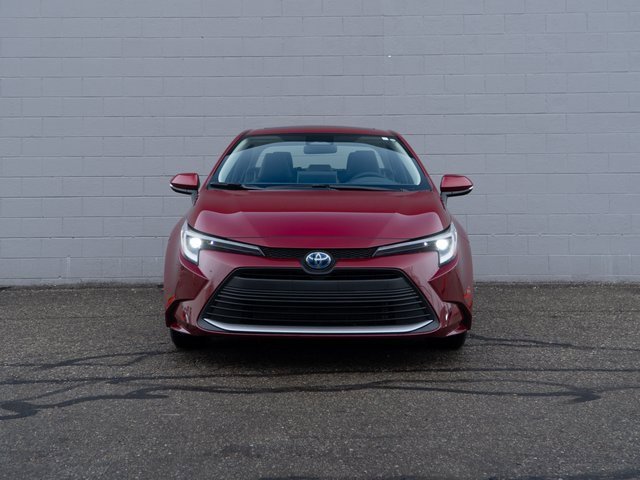 Used 2025 Toyota Corolla XLE image 10