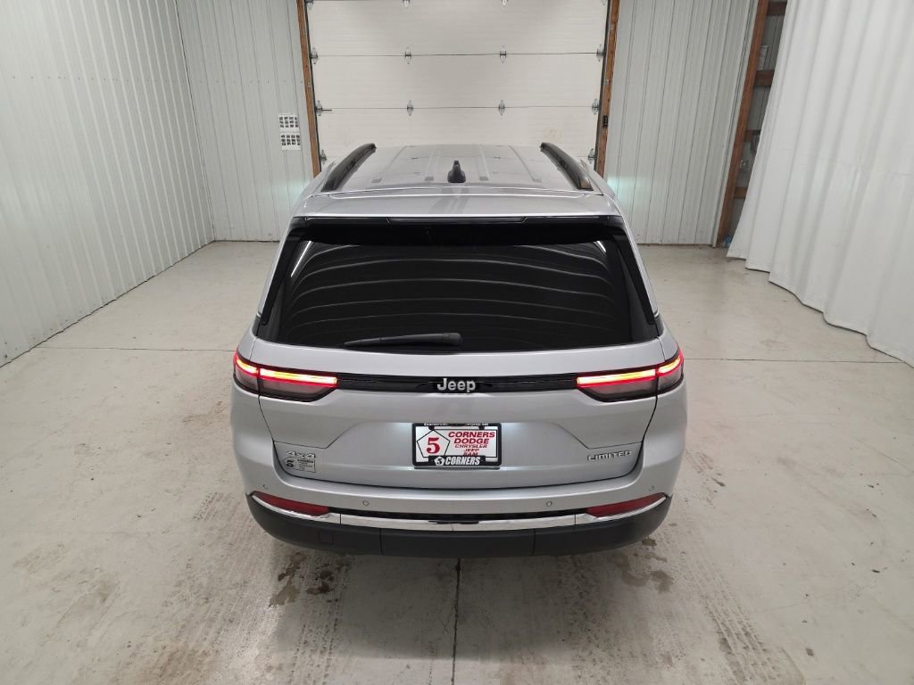 Used 2025 Jeep Grand Cherokee Limited image 5