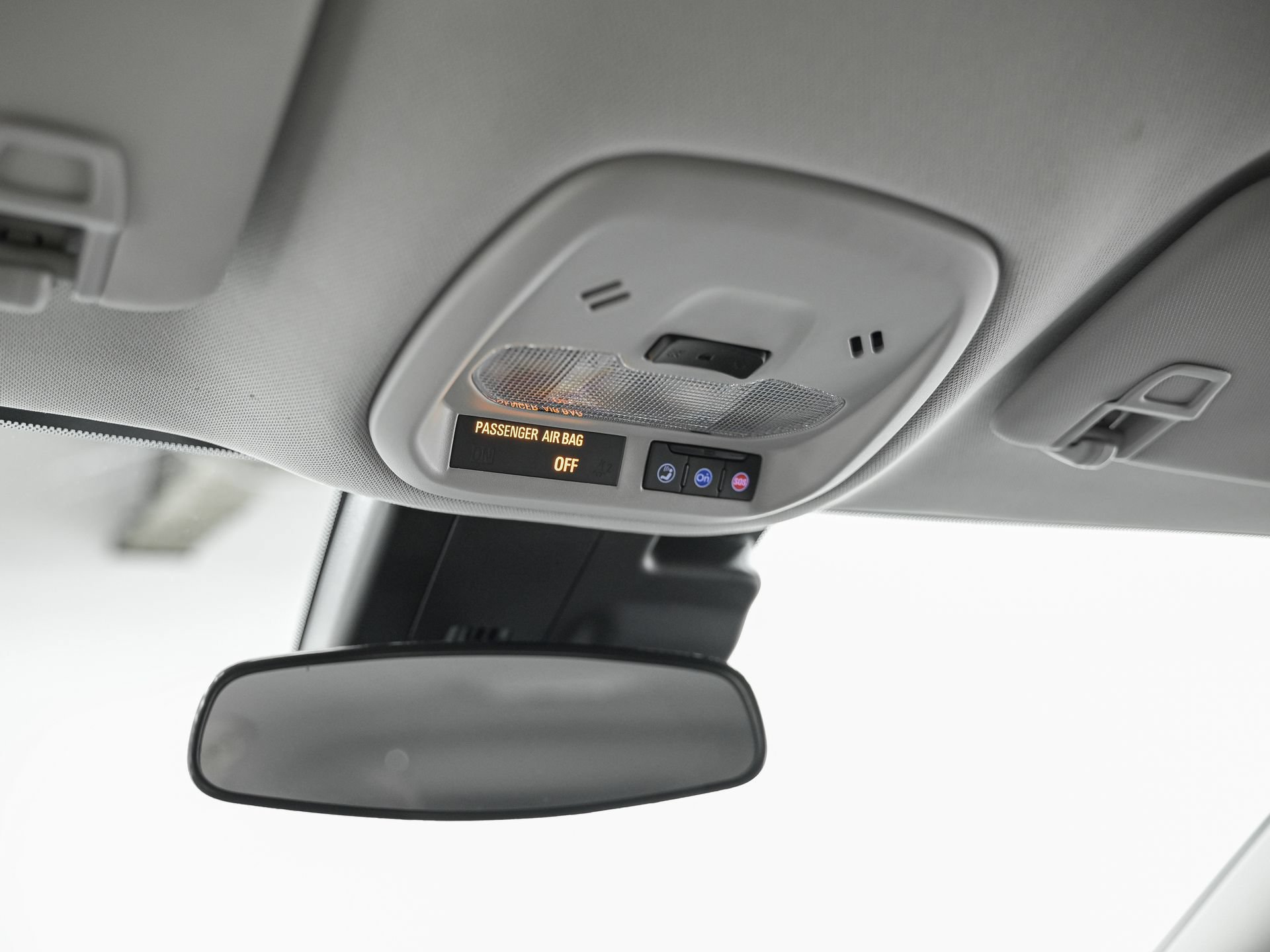 Used 2025 Chevrolet Trax LT FWD image 24