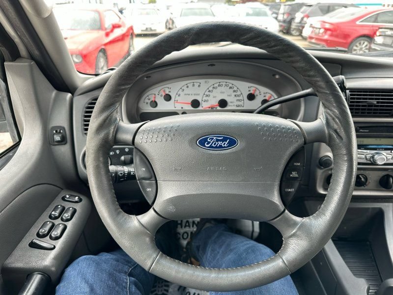 Used 2005 Ford Explorer Sport Trac XLS RWD image 15