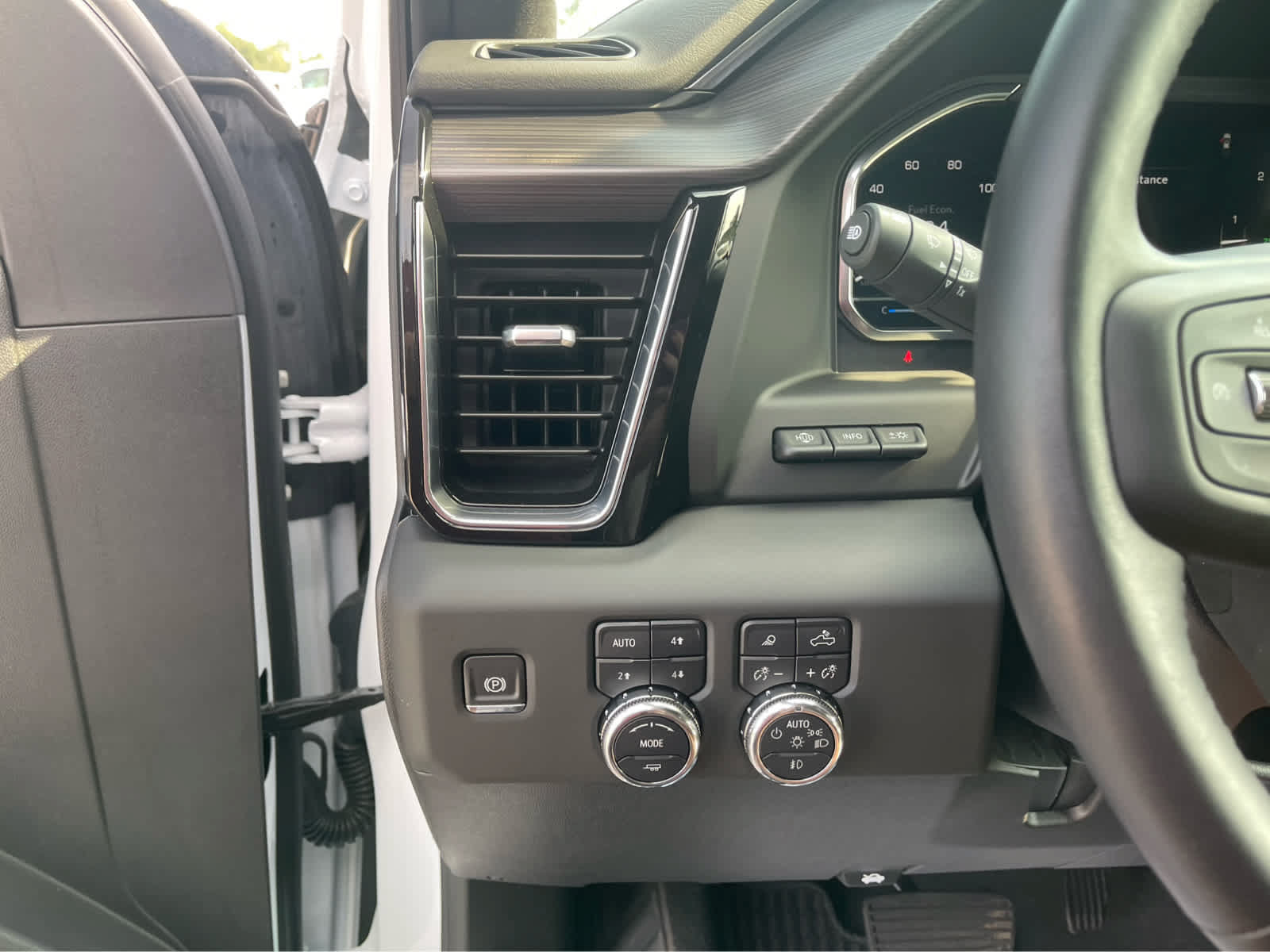 Used 2025 GMC Sierra 2500 Denali Ultimate AWD/4WD image 14