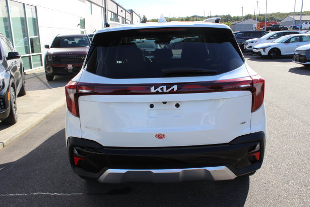 Used 2024 Kia Seltos SX w/ SX Sunroof Package AWD/4WD image 30
