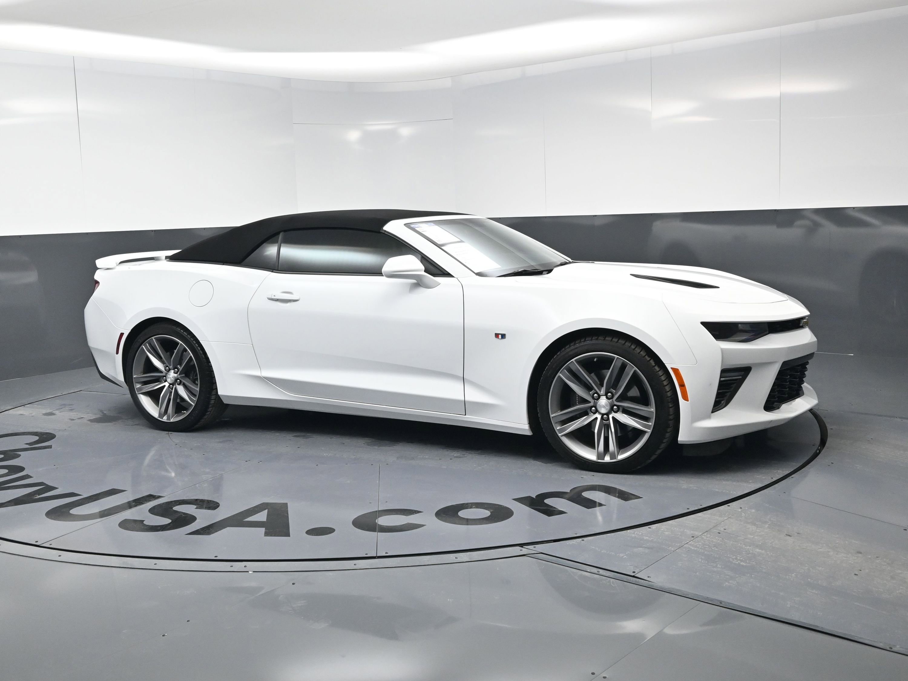 Used 2016 Chevrolet Camaro SS image 2