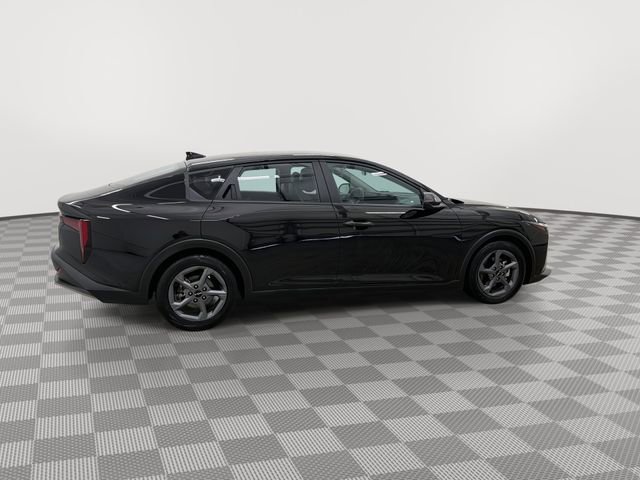 Used 2025 Kia K4 LXS image 11