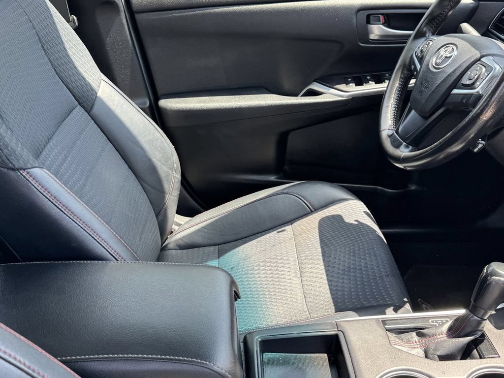 Used 2015 Toyota Camry SE FWD image 8