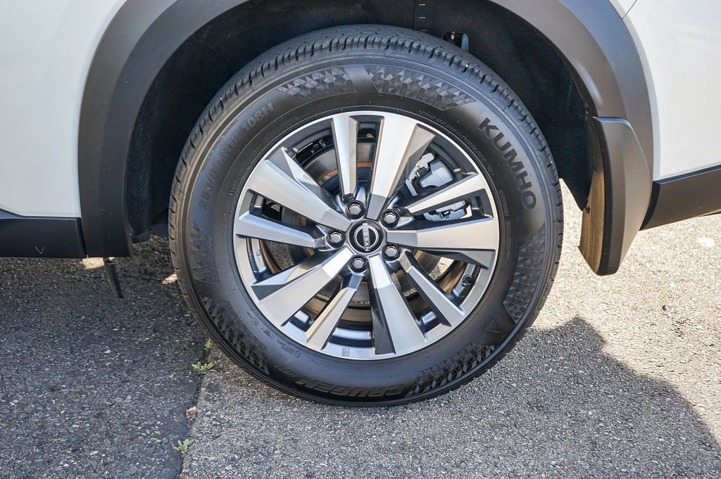 Used 2024 Nissan Pathfinder SL image 10