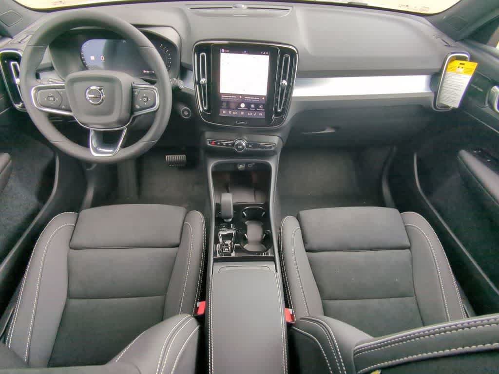 New 2026 Volvo XC40 B5 Ultra w/ Protection Package Premier AWD/4WD image 14