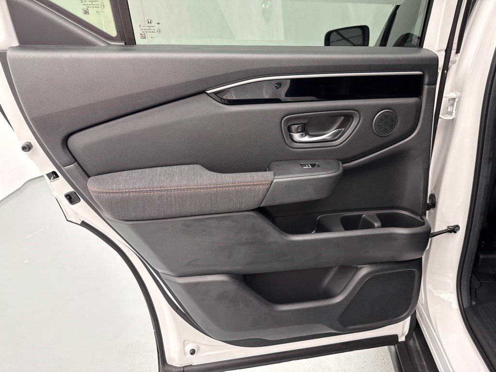 New 2026 Honda Pilot Sport image 15