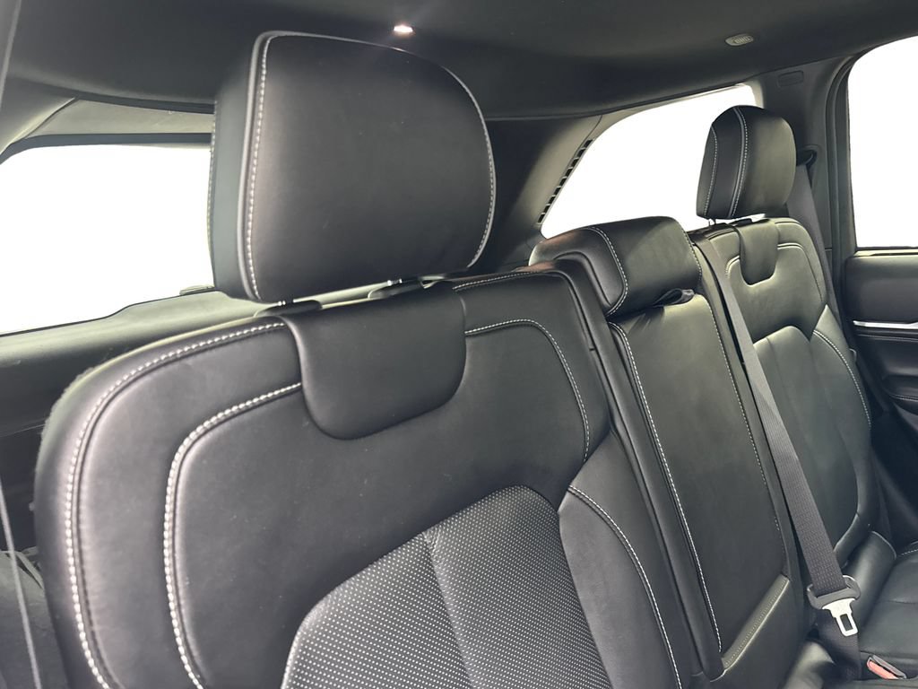 Used 2022 Jeep Grand Cherokee Overland w/ Advanced Protech Group III AWD/4WD image 41