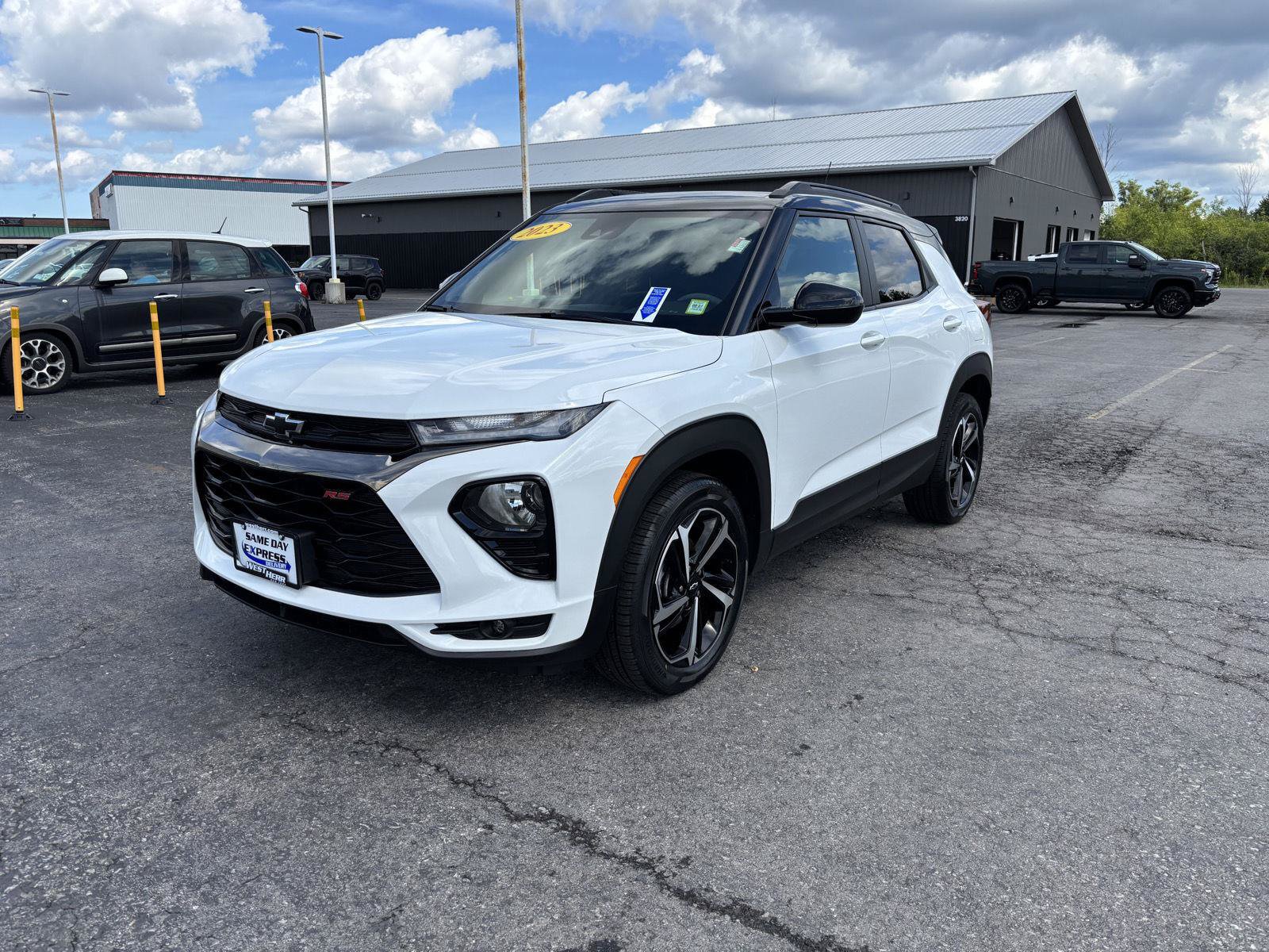Used 2023 Chevrolet TrailBlazer RS w/ Convenience Package FWD image 3