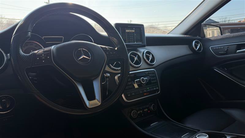 Used 2015 Mercedes-Benz GLA 250 4MATIC image 25
