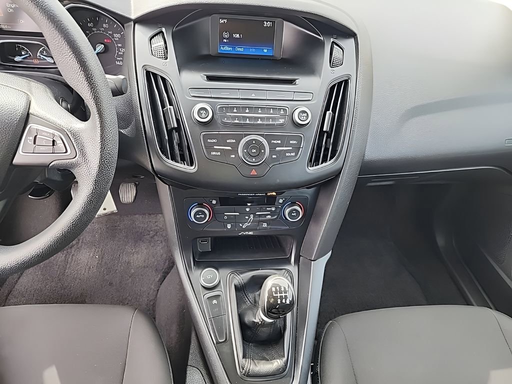 Used 2017 Ford Focus SE image 15