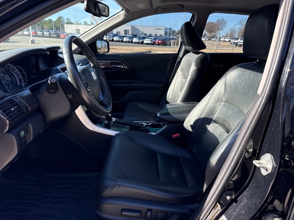 Used 2017 Honda Accord EX-L image 13